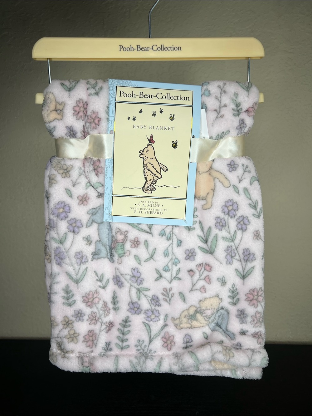 NEW Pooh Bear Collection Winnie the Pooh Pink Flowers Baby Blanket